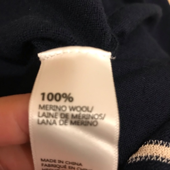 Tretorn navy blue long sleeve sweater. Size M - Picture 7 of 7